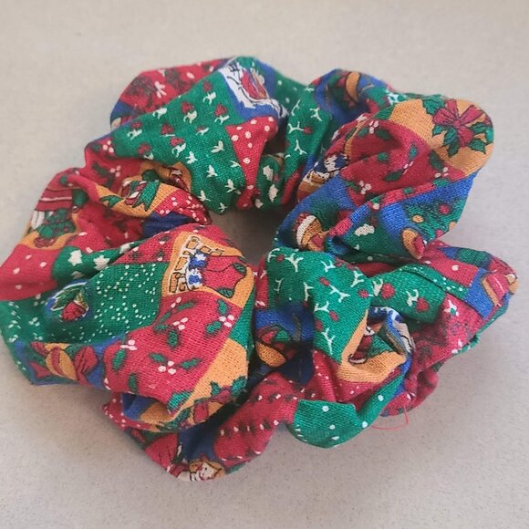 Christmas Themed Scrunchie - Picture 3 of 4